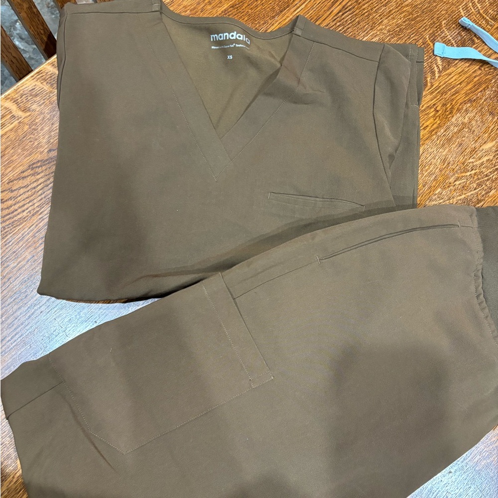 MANDALA SCRUB SET XS